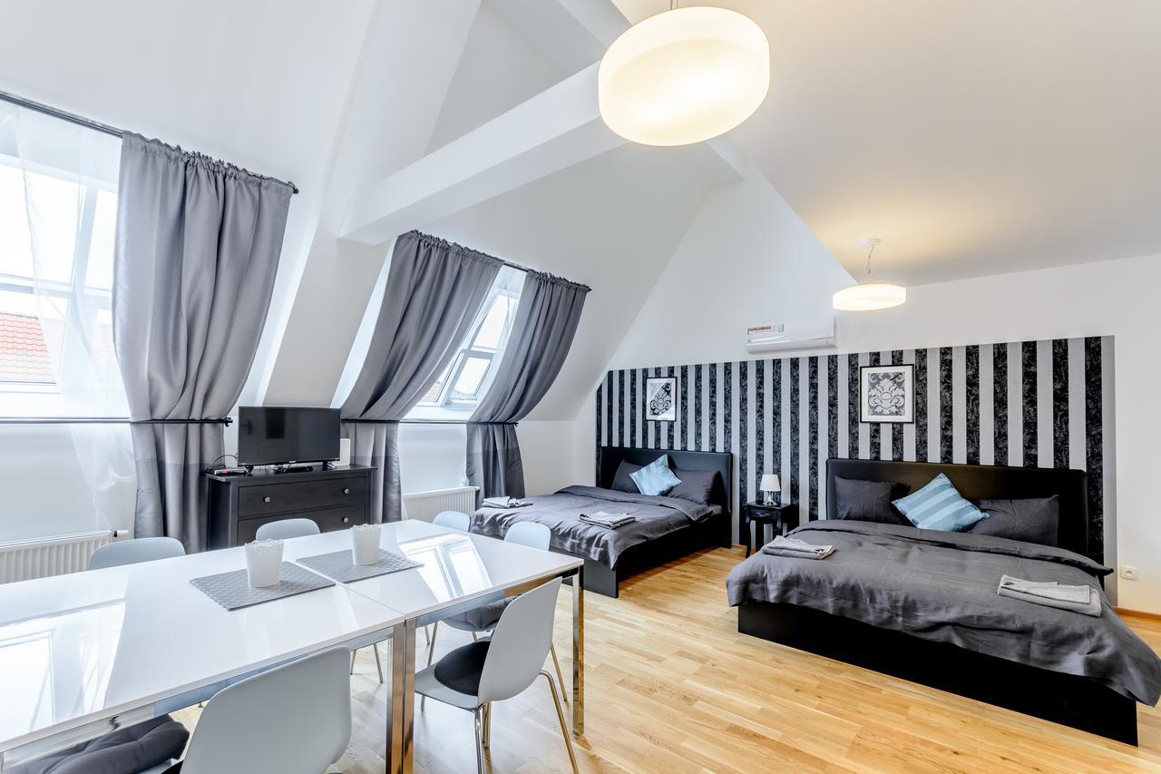 Riverside Spirit Prag Exterior foto
